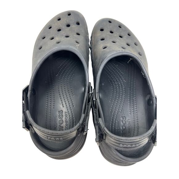 Crocs Charcoal Gray Clogs Mens 10 Womans 12 - Picture 7 of 7